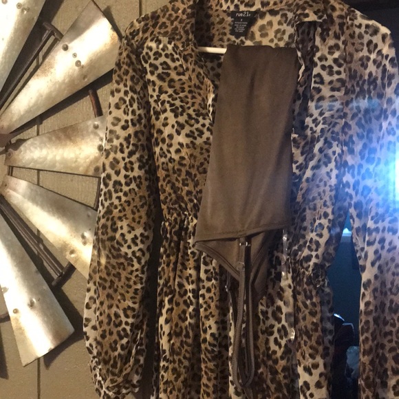 Dress - Picture 3 of 3